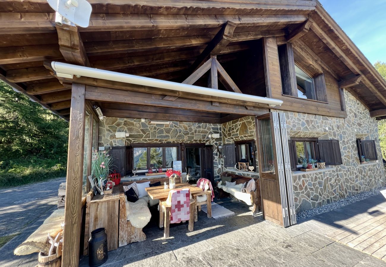 Chalet in Scuol - Bergchalet Flöna: Luxuriöses freistehendes 5 Zimmer-Chalet an der Pist mit Hotpot & Sauna