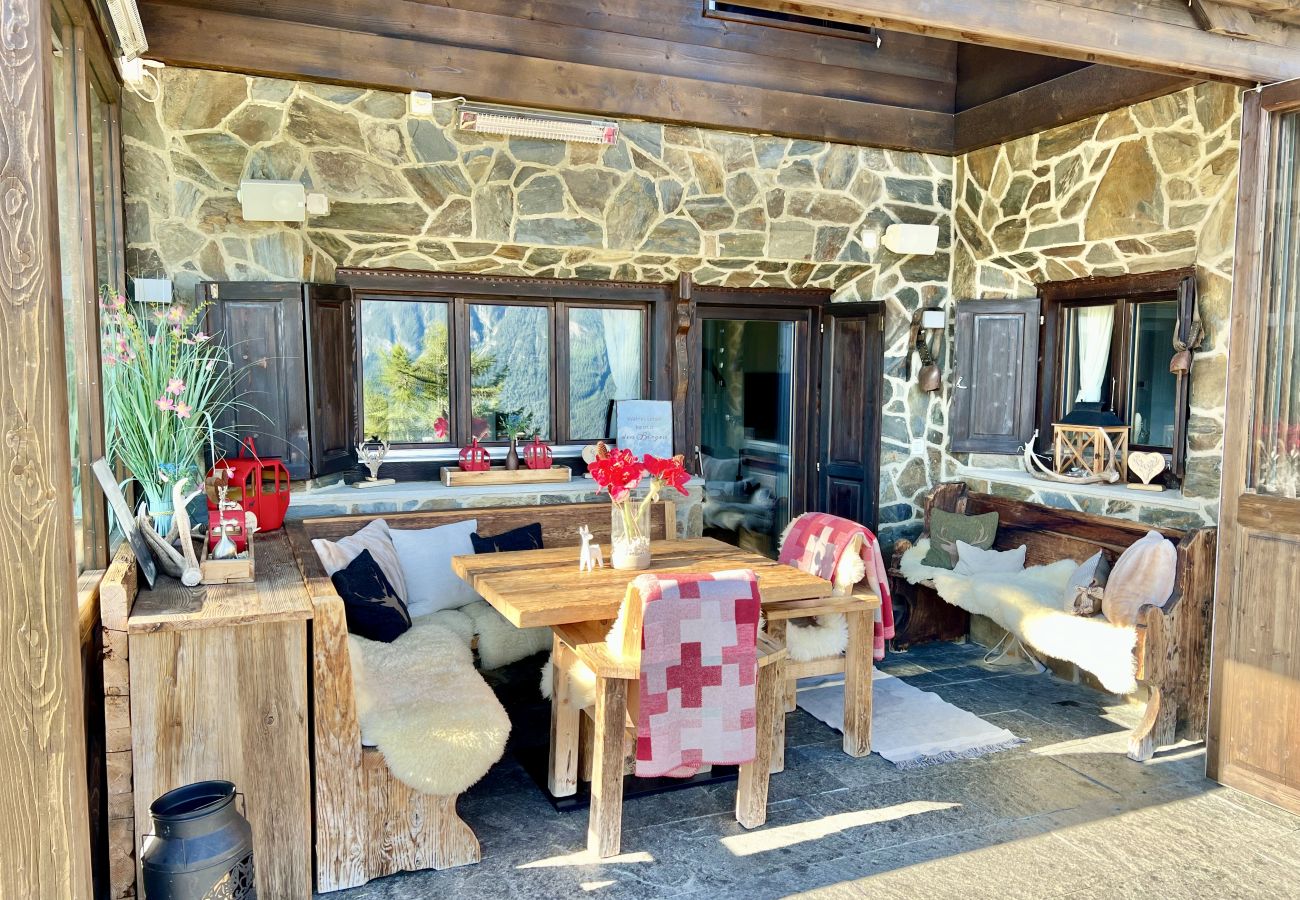 Chalet in Scuol - Bergchalet Flöna: Luxuriöses freistehendes 5 Zimmer-Chalet an der Pist mit Hotpot & Sauna