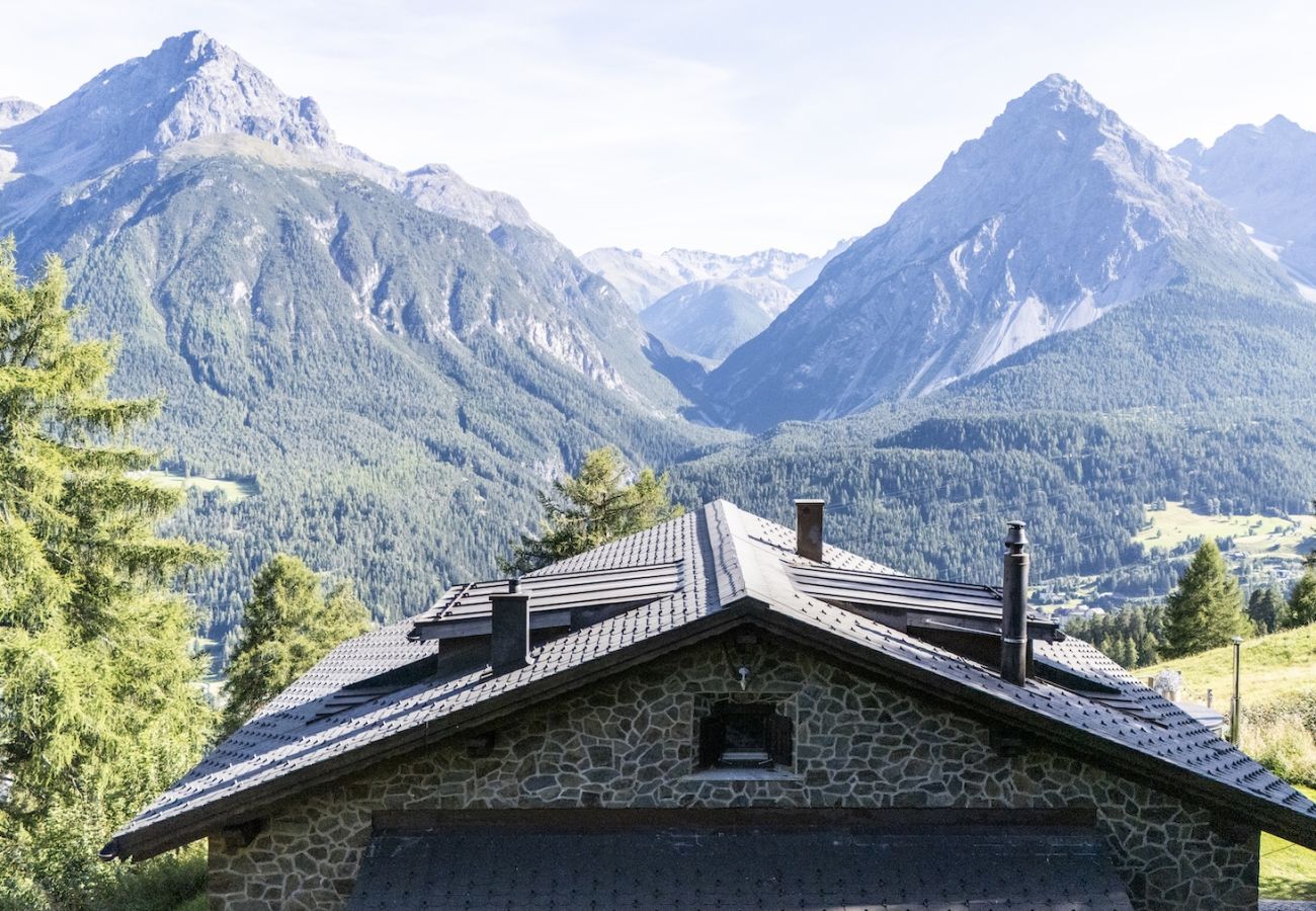 Chalet in Scuol - Bergchalet Flöna: Luxuriöses freistehendes 5 Zimmer-Chalet an der Pist mit Hotpot & Sauna
