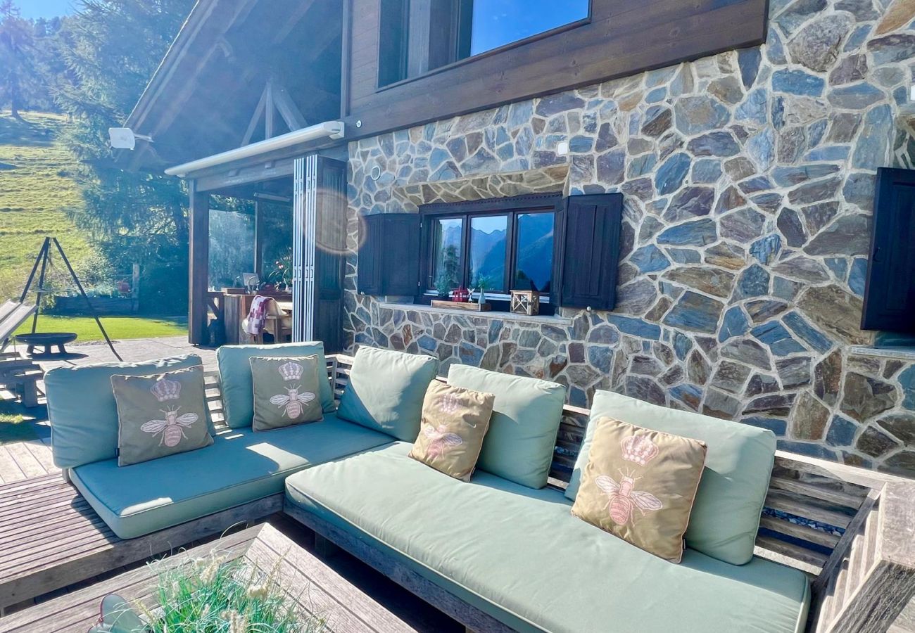 Chalet in Scuol - Bergchalet Flöna: Luxuriöses freistehendes 5 Zimmer-Chalet an der Pist mit Hotpot & Sauna