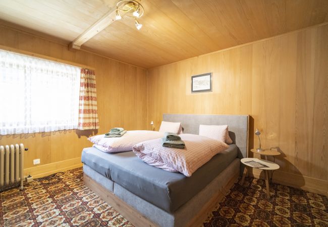 Ferienwohnung in Sent - Chasa Capricorn Sent: Grosszügige 5-Zimmerwohung im Alpenchic-Stil im Herzen von Sent Ferienwohnung in Sent - Chasa Capricorn Sent: Grosszügige 5-Zimmerwohung im Alpenchic-Stil im Herzen von Sent
