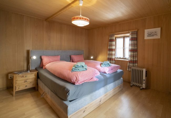 Ferienwohnung in Sent - Chasa Capricorn Sent: Grosszügige 5-Zimmerwohung im Alpenchic-Stil im Herzen von Sent Ferienwohnung in Sent - Chasa Capricorn Sent: Grosszügige 5-Zimmerwohung im Alpenchic-Stil im Herzen von Sent