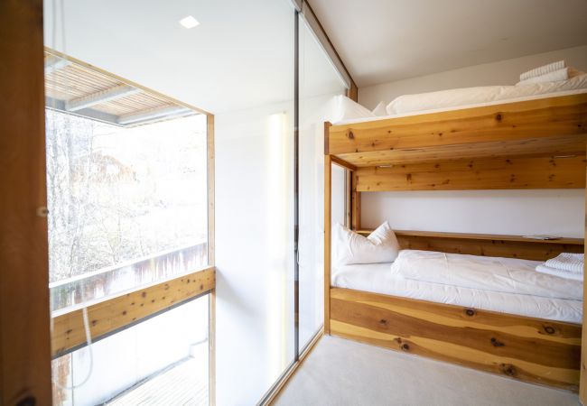 Ferienhaus in Scuol - Chasa 5: Modernes 4 ½-Zimmer Ferienhaus mit Panoramablick und Arvenduft Ferienhaus in Scuol - Chasa 5: Modernes 4 ½-Zimmer Ferienhaus mit Panoramablick und Arvenduft