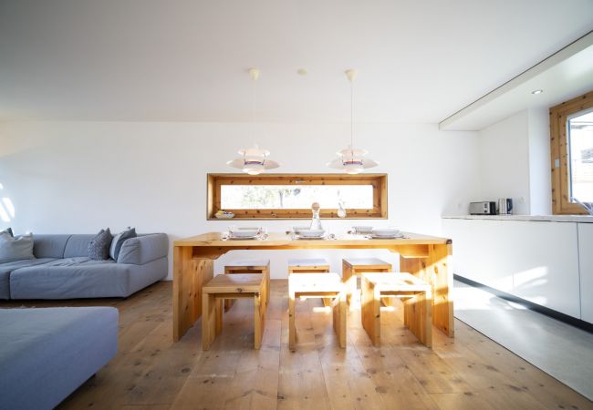 Ferienhaus in Scuol - Chasa 5: Modernes 4 ½-Zimmer Ferienhaus mit Panoramablick und Arvenduft Ferienhaus in Scuol - Chasa 5: Modernes 4 ½-Zimmer Ferienhaus mit Panoramablick und Arvenduft