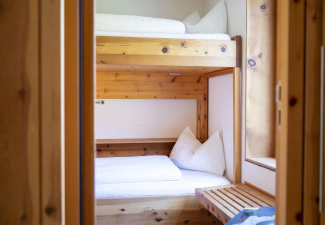Ferienhaus in Scuol - Chasa 5: Modernes 4 ½-Zimmer Ferienhaus mit Panoramablick und Arvenduft Ferienhaus in Scuol - Chasa 5: Modernes 4 ½-Zimmer Ferienhaus mit Panoramablick und Arvenduft