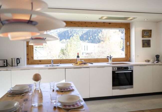 Ferienhaus in Scuol - Chasa 5: Modernes 4 ½-Zimmer Ferienhaus mit Panoramablick und Arvenduft Ferienhaus in Scuol - Chasa 5: Modernes 4 ½-Zimmer Ferienhaus mit Panoramablick und Arvenduft
