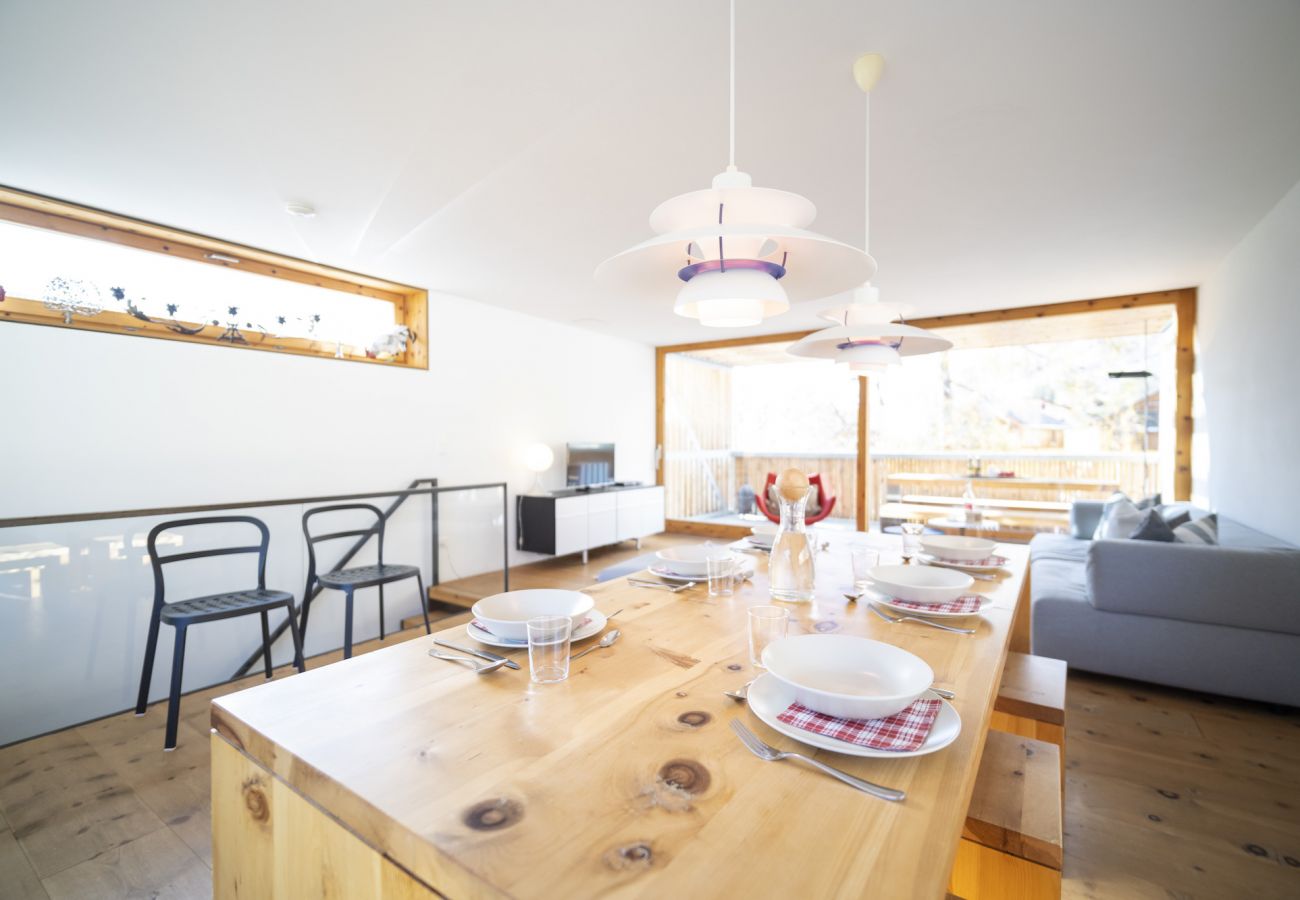 Ferienhaus in Scuol - CHASA 5: MODERNES 4 ½-ZIMMER FERIENHAUS MIT PANORAMABLICK UND ARVENDUFT