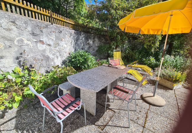 Ferienwohnung in Ardez - Chasa Suot Chastè: 4.5-Zimmer-Attikawohnung direkt unter dem Ardezer Turm Ferienwohnung in Ardez - Chasa Suot Chastè: 4.5-Zimmer-Attikawohnung direkt unter dem Ardezer Turm