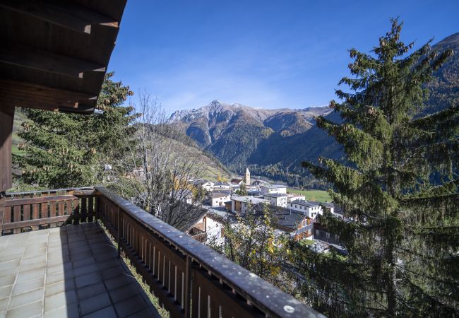 Chalet in Ramosch - Chasa Avant Porta: Freistehendes 4.5-Zimmer-Chalet mit Panoramasicht Chalet in Ramosch - Chasa Avant Porta: Freistehendes 4.5-Zimmer-Chalet mit Panoramasicht