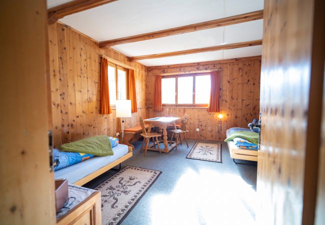 Chalet in Ramosch - Chasa Avant Porta: Freistehendes 4.5-Zimmer-Chalet mit Panoramasicht Chalet in Ramosch - Chasa Avant Porta: Freistehendes 4.5-Zimmer-Chalet mit Panoramasicht