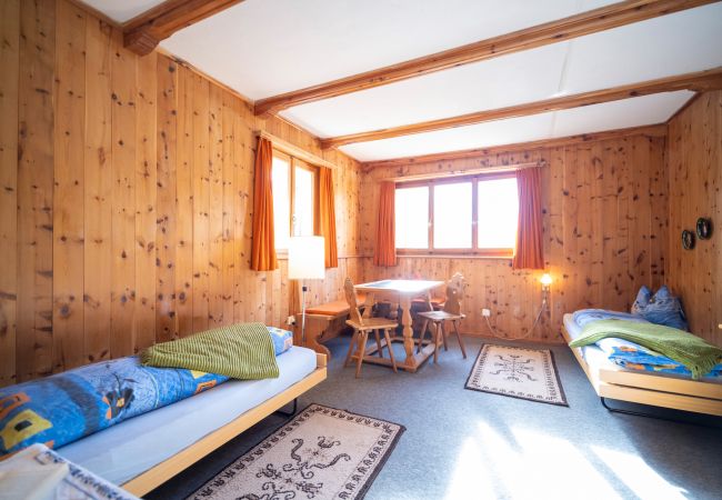 Chalet in Ramosch - Chasa Avant Porta: Freistehendes 4.5-Zimmer-Chalet mit Panoramasicht Chalet in Ramosch - Chasa Avant Porta: Freistehendes 4.5-Zimmer-Chalet mit Panoramasicht