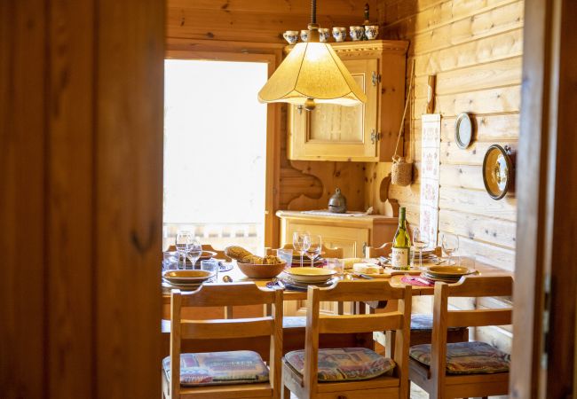 Chalet in Ramosch - Chasa Avant Porta: Freistehendes 4.5-Zimmer-Chalet mit Panoramasicht Chalet in Ramosch - Chasa Avant Porta: Freistehendes 4.5-Zimmer-Chalet mit Panoramasicht