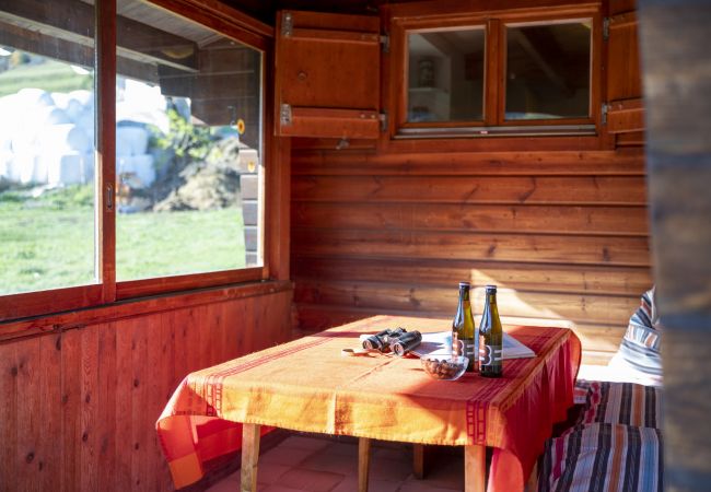 Chalet in Ramosch - Chasa Avant Porta: Freistehendes 4.5-Zimmer-Chalet mit Panoramasicht Chalet in Ramosch - Chasa Avant Porta: Freistehendes 4.5-Zimmer-Chalet mit Panoramasicht
