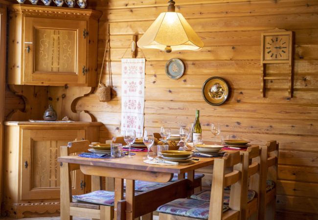 Chalet in Ramosch - Chasa Avant Porta: Freistehendes 4.5-Zimmer-Chalet mit Panoramasicht Chalet in Ramosch - Chasa Avant Porta: Freistehendes 4.5-Zimmer-Chalet mit Panoramasicht