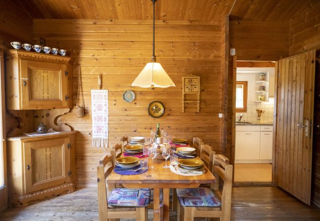 Chalet in Ramosch - Chasa Avant Porta: Freistehendes 4.5-Zimmer-Chalet mit Panoramasicht Chalet in Ramosch - Chasa Avant Porta: Freistehendes 4.5-Zimmer-Chalet mit Panoramasicht