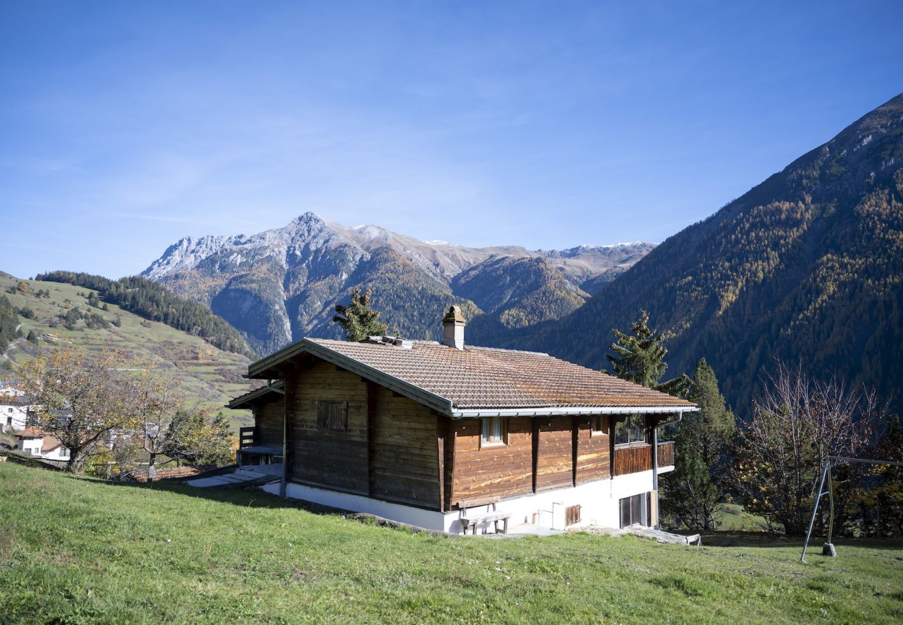 Chalet in Ramosch - CHASA AVANT PORTA: FREISTEHENDES 4.5-ZIMMER-CHALET MIT PANORAMASICHT