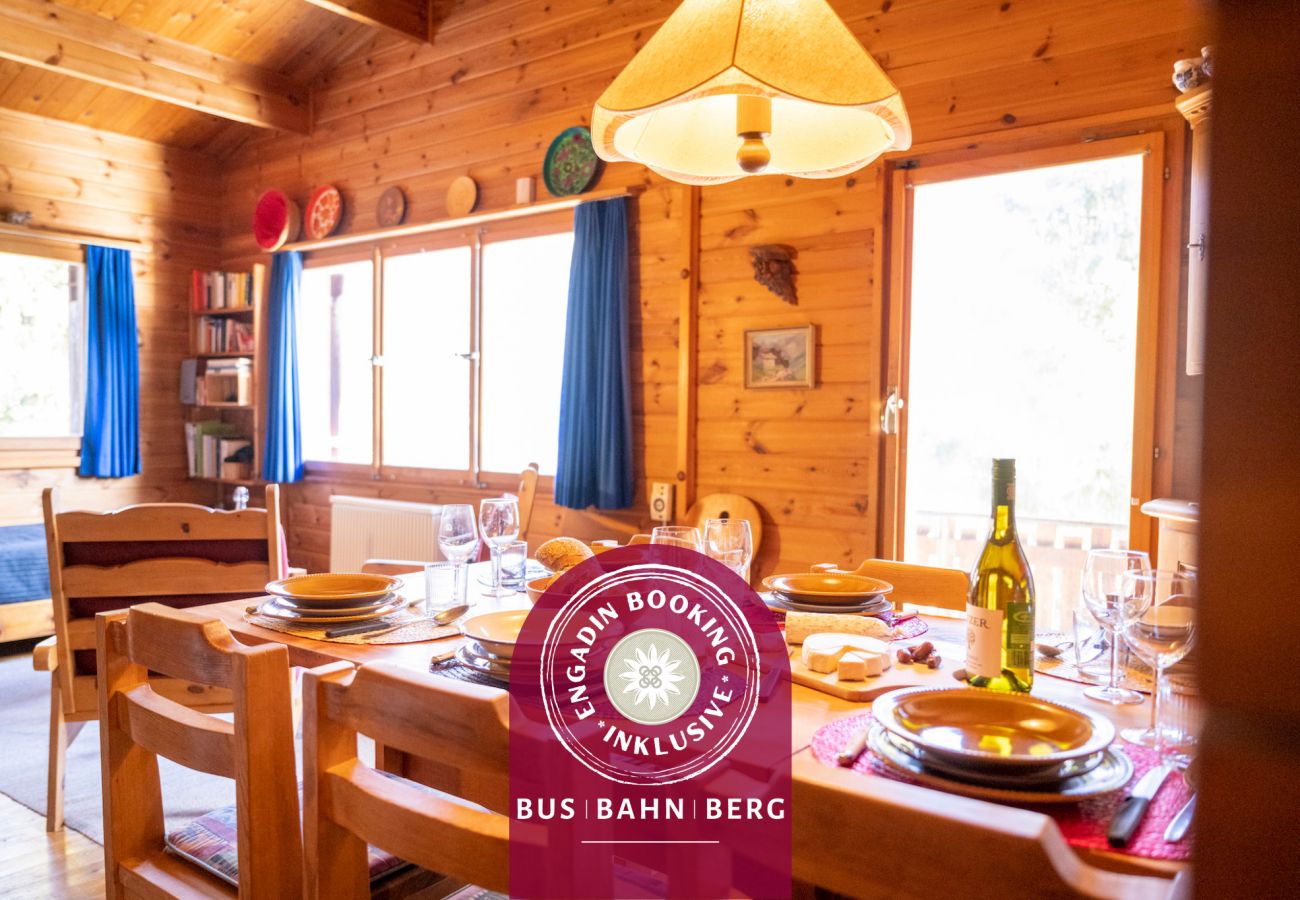 Chalet in Ramosch - Chasa Avant Porta: Freistehendes 4.5-Zimmer-Chalet mit Panoramasicht