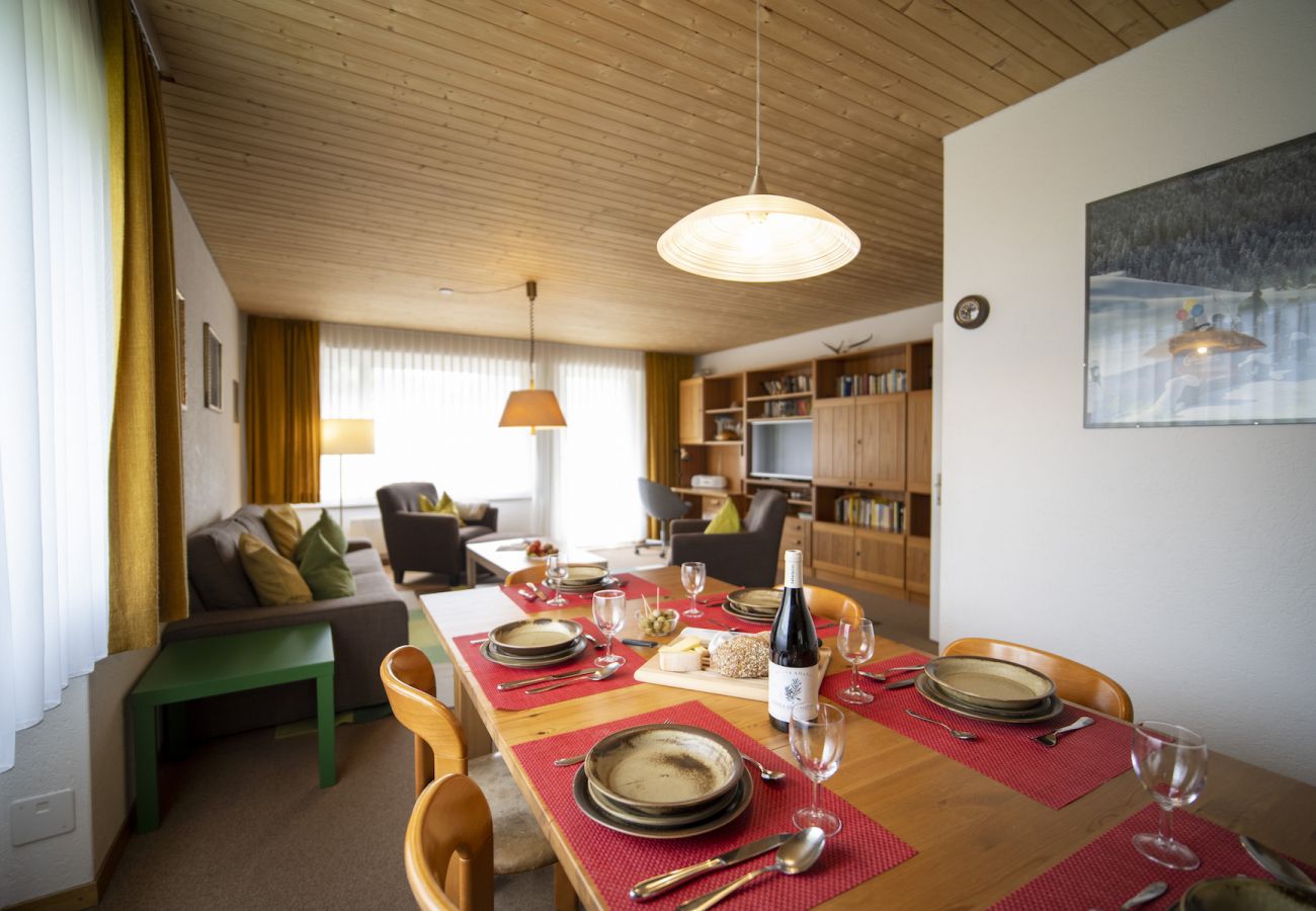 Ferienwohnung in Scuol - CHASA TRÜ NR. 18: GEMÜTLICH EINGERICHTETE 4.5-ZIMMERWOHNUNG IN DER FERIENSIEDLUNG TRÜ