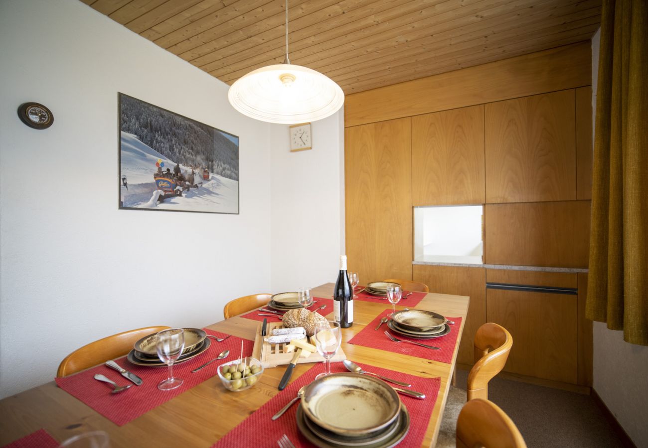 Ferienwohnung in Scuol - CHASA TRÜ NR. 18: GEMÜTLICH EINGERICHTETE 4.5-ZIMMERWOHNUNG IN DER FERIENSIEDLUNG TRÜ