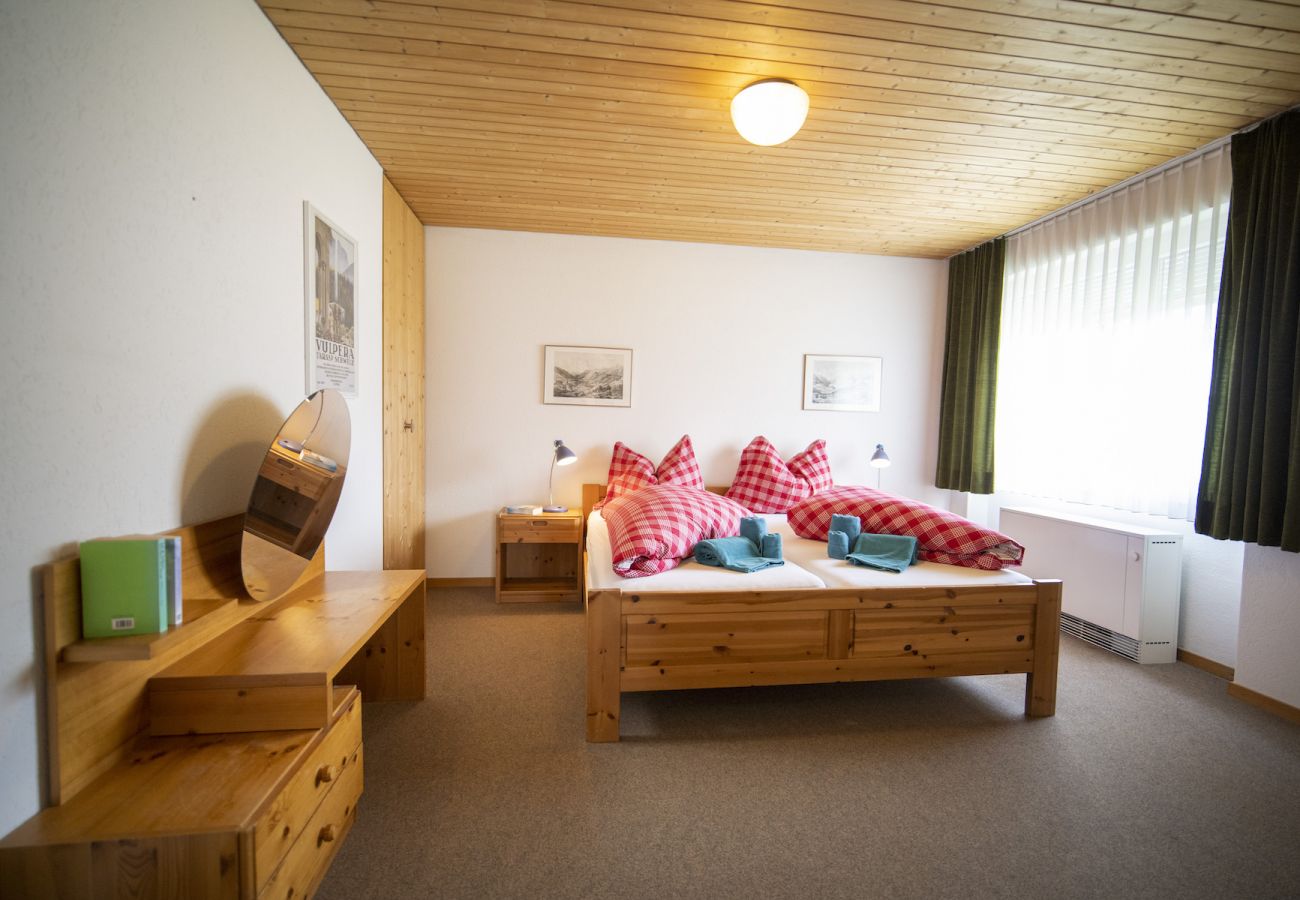 Ferienwohnung in Scuol - CHASA TRÜ NR. 18: GEMÜTLICH EINGERICHTETE 4.5-ZIMMERWOHNUNG IN DER FERIENSIEDLUNG TRÜ