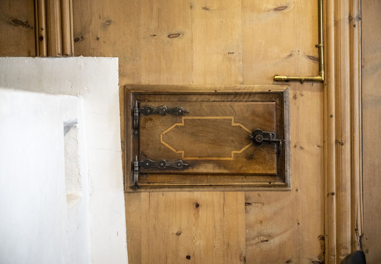 Ferienwohnung in Scuol - Chasa Engiadina EG: denkmalgeschütztes Engadinerhaus mitten in Scuol