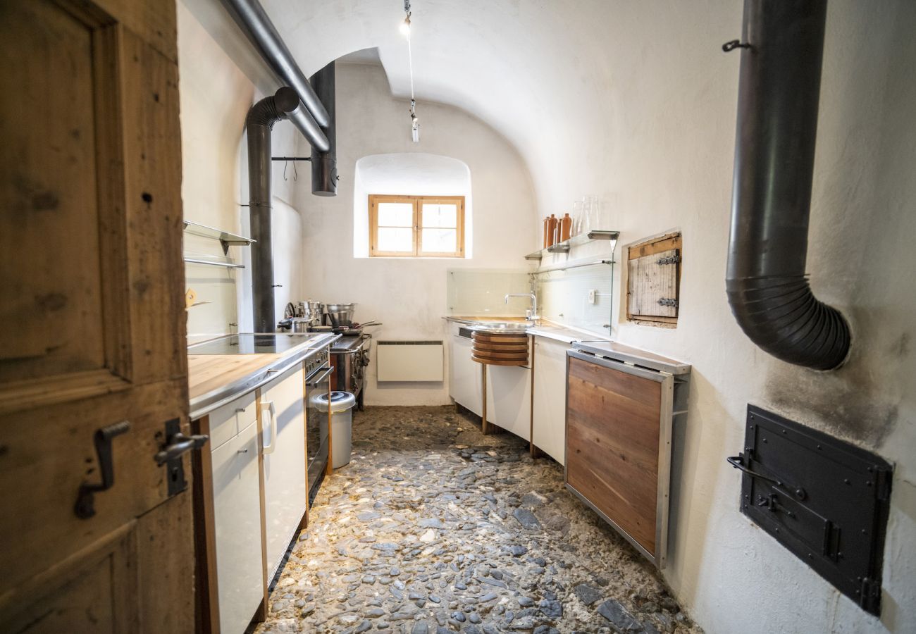 Ferienwohnung in Scuol - Chasa Engiadina EG: denkmalgeschütztes Engadinerhaus mitten in Scuol