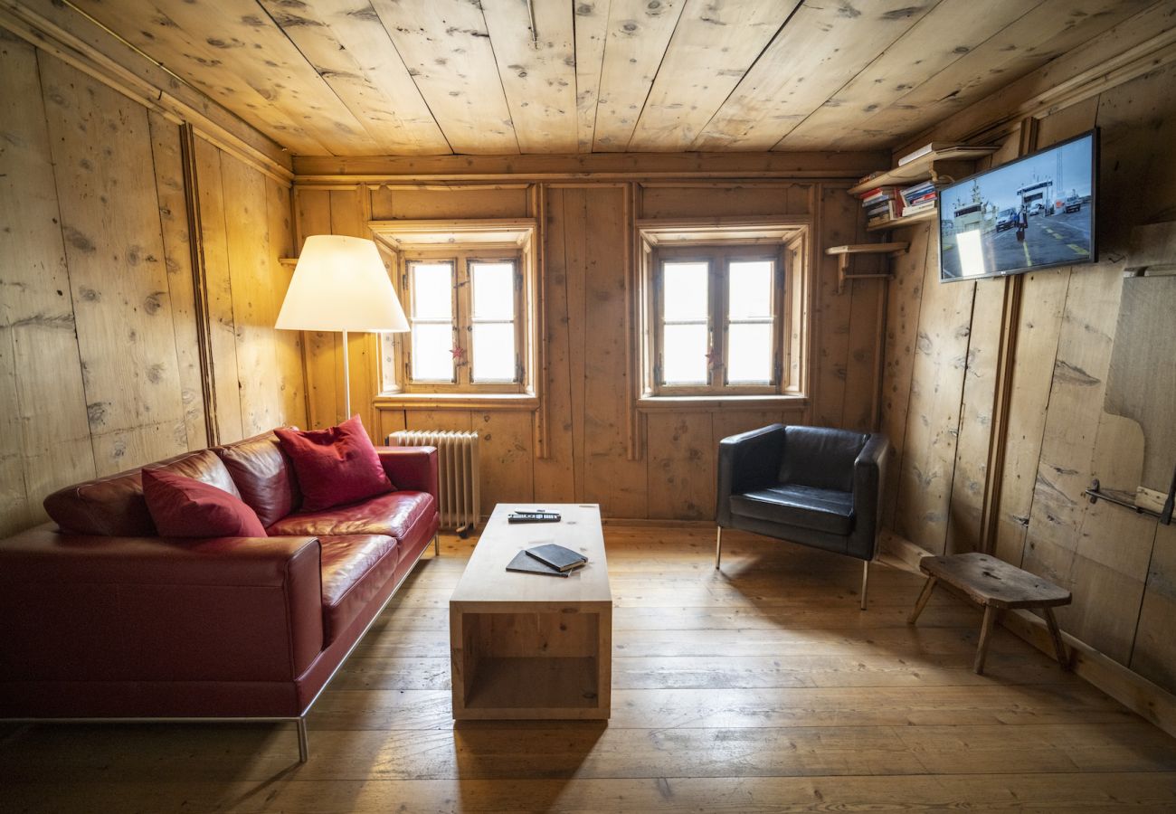 Ferienwohnung in Scuol - Chasa Engiadina EG: denkmalgeschütztes Engadinerhaus mitten in Scuol