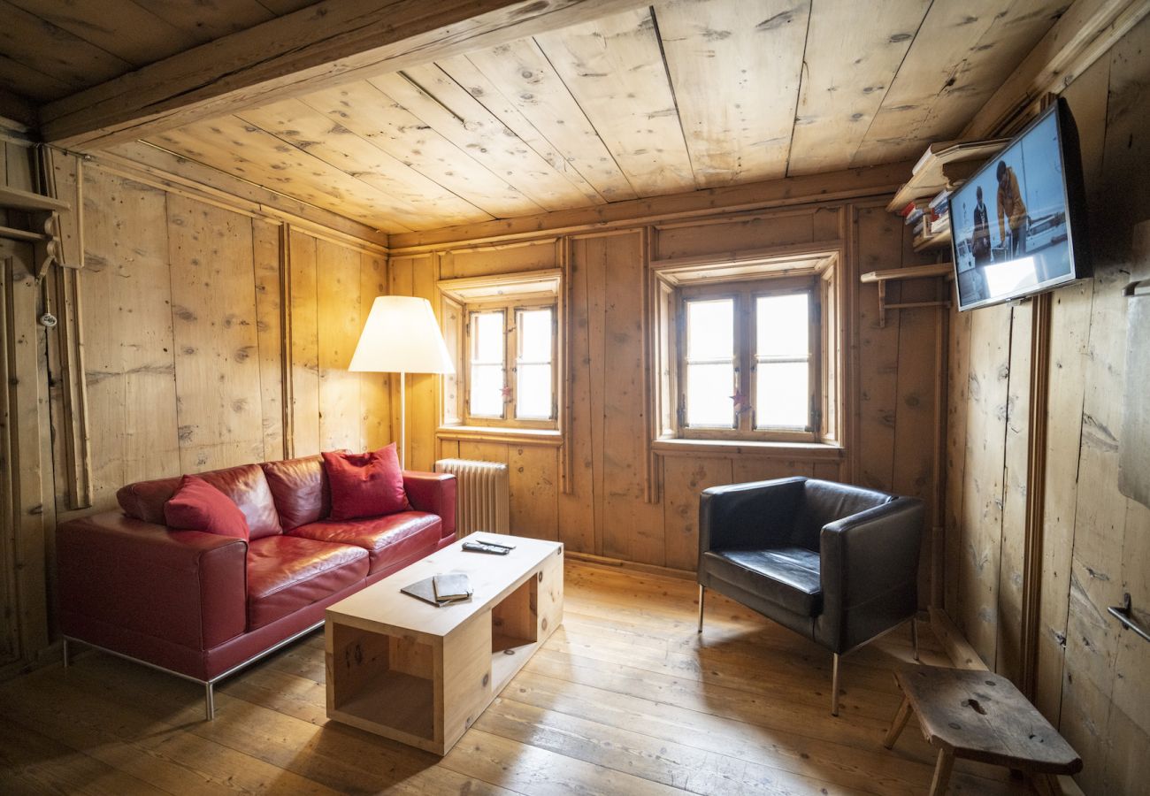 Ferienwohnung in Scuol - Chasa Engiadina EG: denkmalgeschütztes Engadinerhaus mitten in Scuol