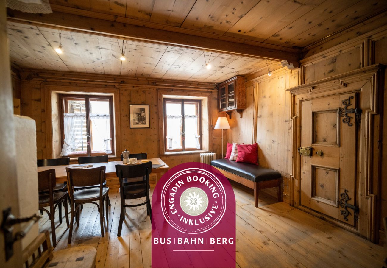 Ferienwohnung in Scuol - Chasa Engiadina EG: denkmalgeschütztes Engadinerhaus mitten in Scuol