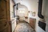 Ferienwohnung in Scuol - Chasa Engiadina EG: denkmalgeschütztes Engadinerhaus mitten in Scuol Ferienwohnung in Scuol - Chasa Engiadina EG: denkmalgeschütztes Engadinerhaus mitten in Scuol