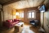 Ferienwohnung in Scuol - Chasa Engiadina EG: denkmalgeschütztes Engadinerhaus mitten in Scuol Ferienwohnung in Scuol - Chasa Engiadina EG: denkmalgeschütztes Engadinerhaus mitten in Scuol