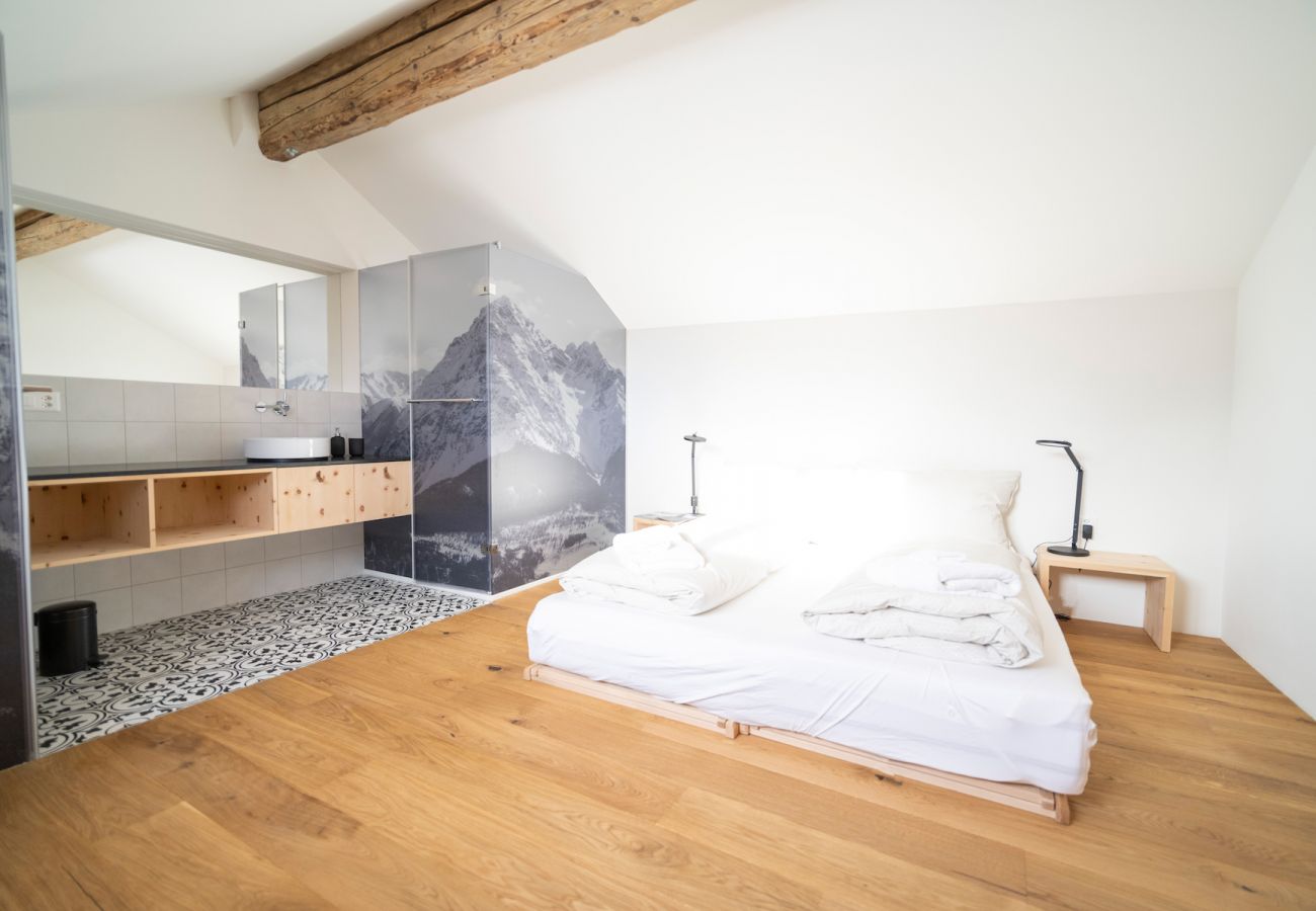 Ferienwohnung in Ftan - CHASA MUNTANELLA 4.5: WUNDERSCHÖNE 4.5-ZIMMER-DACHWOHNUNG, IN EINEM MODERN AUSGEBAUTEN ENGADINER HAUS