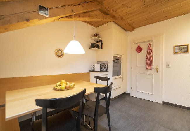 Ferienwohnung in Ftan - Chasa Rontsch Madlaina: Charmante 4.5 Zimmer-Dachwohnung mit Panorama-Aussicht mitten in Ftan Ferienwohnung in Ftan - Chasa Rontsch Madlaina: Charmante 4.5 Zimmer-Dachwohnung mit Panorama-Aussicht mitten in Ftan