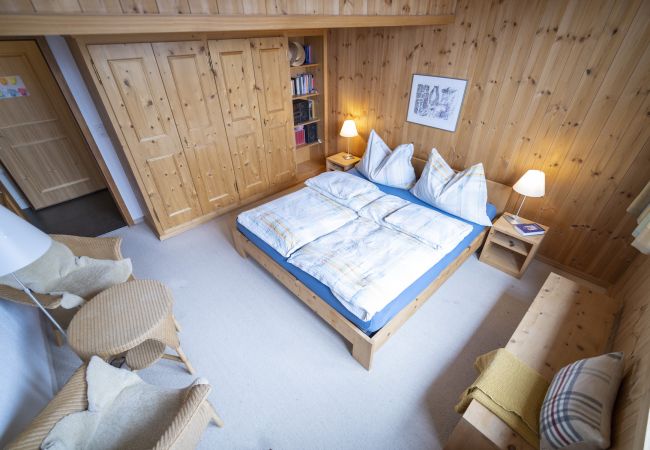 Ferienwohnung in Ftan - Chasa Rontsch Madlaina: Charmante 4.5 Zimmer-Dachwohnung mit Panorama-Aussicht mitten in Ftan Ferienwohnung in Ftan - Chasa Rontsch Madlaina: Charmante 4.5 Zimmer-Dachwohnung mit Panorama-Aussicht mitten in Ftan