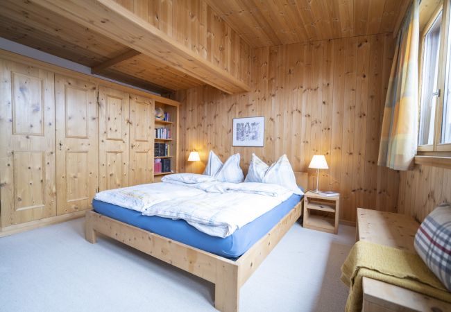 Ferienwohnung in Ftan - Chasa Rontsch Madlaina: Charmante 4.5 Zimmer-Dachwohnung mit Panorama-Aussicht mitten in Ftan Ferienwohnung in Ftan - Chasa Rontsch Madlaina: Charmante 4.5 Zimmer-Dachwohnung mit Panorama-Aussicht mitten in Ftan