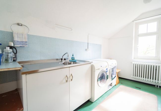 Ferienwohnung in Ftan - Chasa Muglinér 115: Grosszügige 4.5 Zimmerwohnung mitten in Ftan Ferienwohnung in Ftan - Chasa Muglinér 115: Grosszügige 4.5 Zimmerwohnung mitten in Ftan