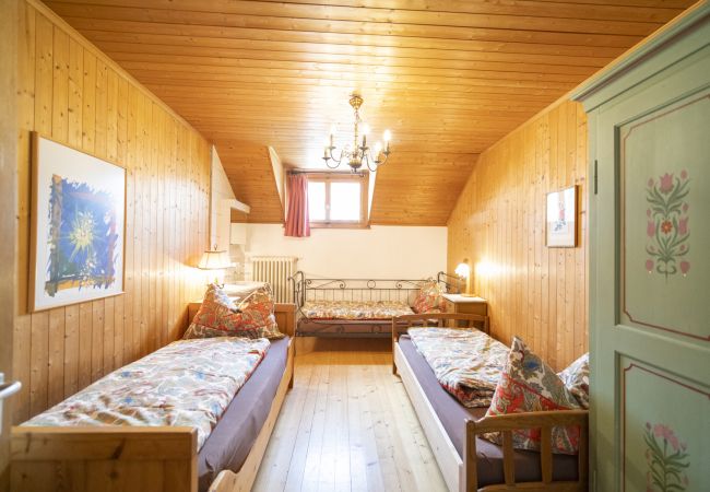 Ferienwohnung in Ftan - Chasa Muglinér 115: Grosszügige 4.5 Zimmerwohnung mitten in Ftan Ferienwohnung in Ftan - Chasa Muglinér 115: Grosszügige 4.5 Zimmerwohnung mitten in Ftan