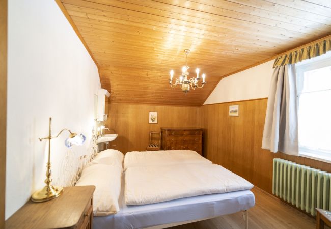 Ferienwohnung in Ftan - Chasa Muglinér 115: Grosszügige 4.5 Zimmerwohnung mitten in Ftan Ferienwohnung in Ftan - Chasa Muglinér 115: Grosszügige 4.5 Zimmerwohnung mitten in Ftan