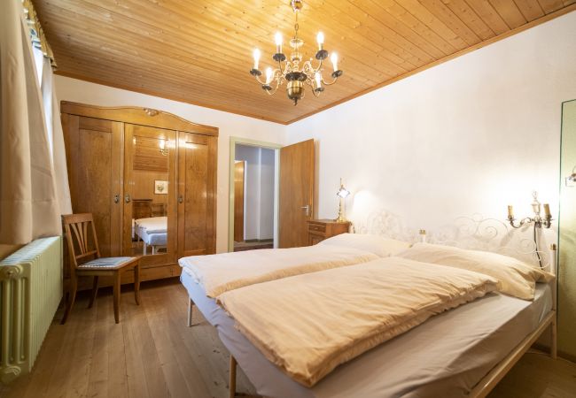 Ferienwohnung in Ftan - Chasa Muglinér 115: Grosszügige 4.5 Zimmerwohnung mitten in Ftan Ferienwohnung in Ftan - Chasa Muglinér 115: Grosszügige 4.5 Zimmerwohnung mitten in Ftan