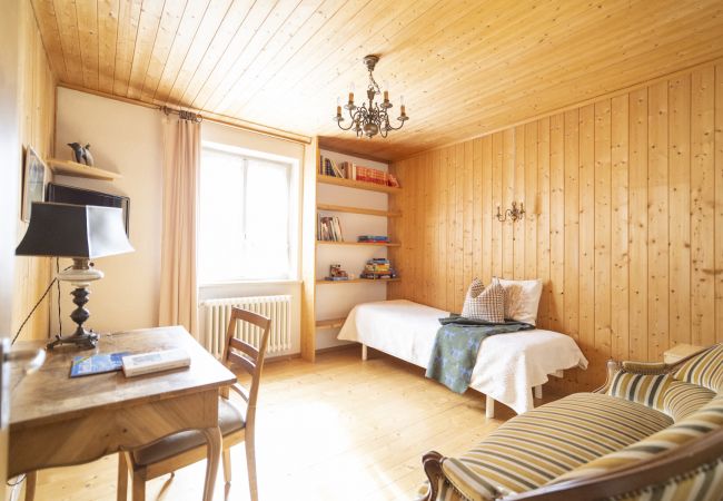 Ferienwohnung in Ftan - Chasa Muglinér 115: Grosszügige 4.5 Zimmerwohnung mitten in Ftan Ferienwohnung in Ftan - Chasa Muglinér 115: Grosszügige 4.5 Zimmerwohnung mitten in Ftan