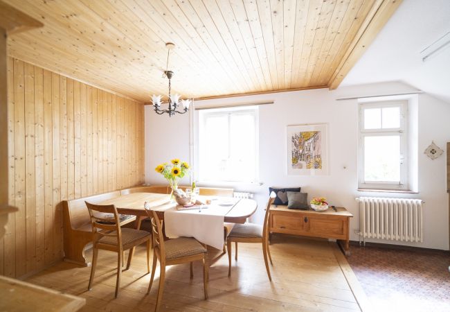 Ferienwohnung in Ftan - Chasa Muglinér 115: Grosszügige 4.5 Zimmerwohnung mitten in Ftan Ferienwohnung in Ftan - Chasa Muglinér 115: Grosszügige 4.5 Zimmerwohnung mitten in Ftan