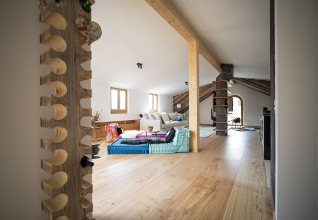 Ferienwohnung in Sent - Chasa Bao: Luxuriöse neue 4.5-Zimmer-Dachwohnung mit Balkon und Aussicht in Sent Ferienwohnung in Sent - Chasa Bao: Luxuriöse neue 4.5-Zimmer-Dachwohnung mit Balkon und Aussicht in Sent