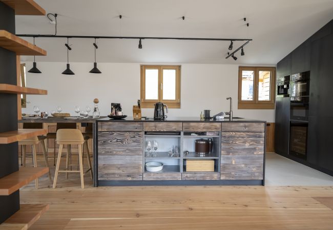 Ferienwohnung in Sent - Chasa Bao: Luxuriöse neue 4.5-Zimmer-Dachwohnung mit Balkon und Aussicht in Sent Ferienwohnung in Sent - Chasa Bao: Luxuriöse neue 4.5-Zimmer-Dachwohnung mit Balkon und Aussicht in Sent