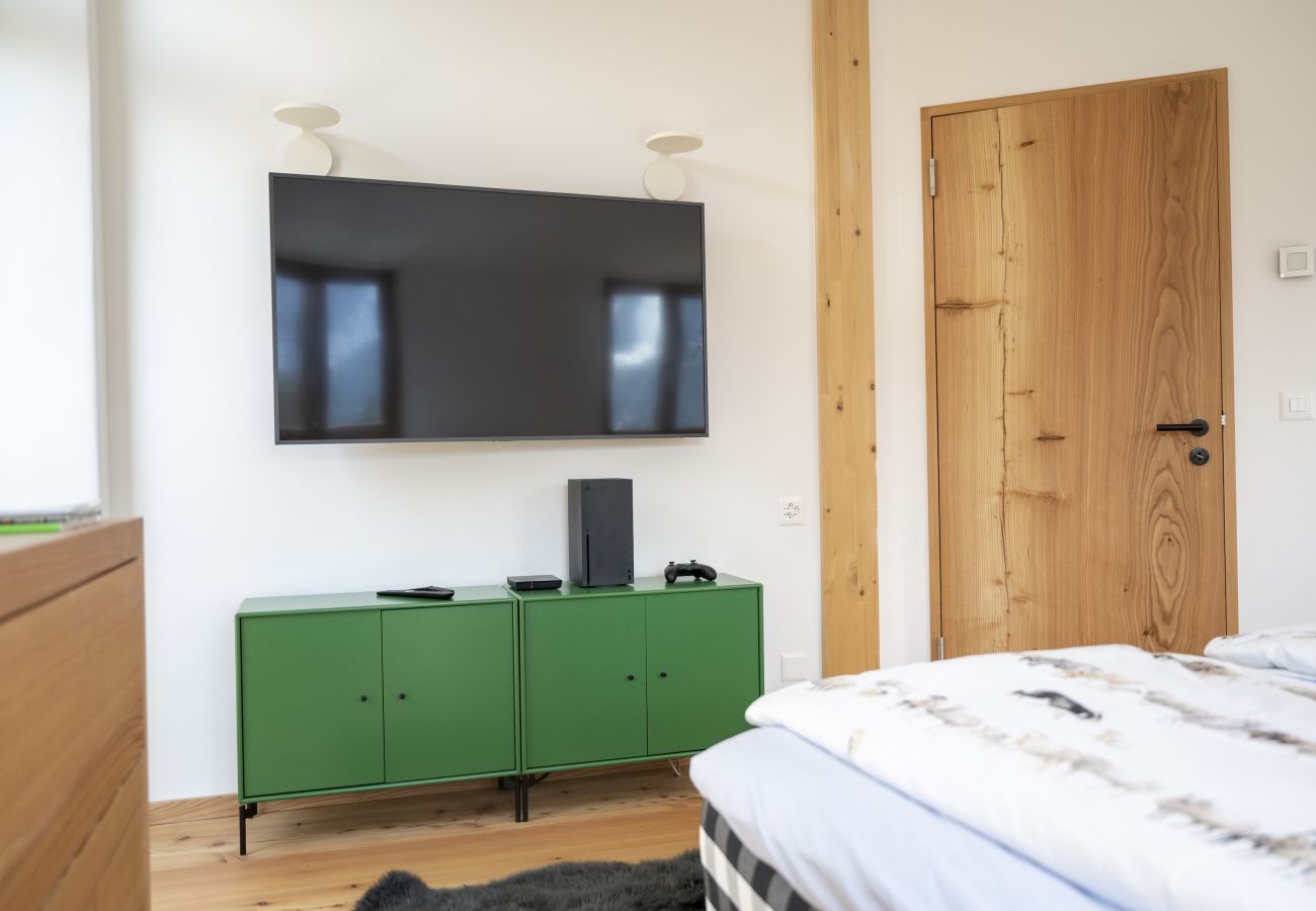 Ferienwohnung in Sent - CHASA BAO: LUXURIÖSE NEUE 4.5 ZIMMER-DACHWOHNUNG MIT BALKON UND AUSSICHT IN SENT