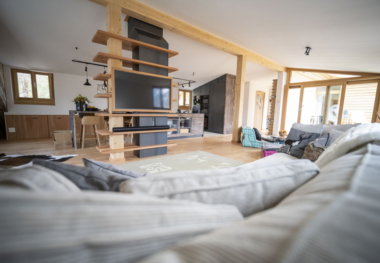 Ferienwohnung in Sent - CHASA BAO: LUXURIÖSE NEUE 4.5 ZIMMER-DACHWOHNUNG MIT BALKON UND AUSSICHT IN SENT