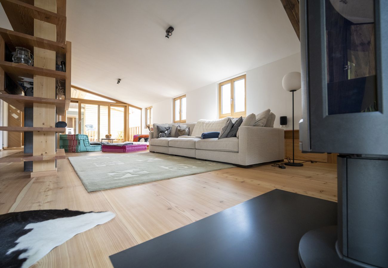 Ferienwohnung in Sent - CHASA BAO: LUXURIÖSE NEUE 4.5 ZIMMER-DACHWOHNUNG MIT BALKON UND AUSSICHT IN SENT