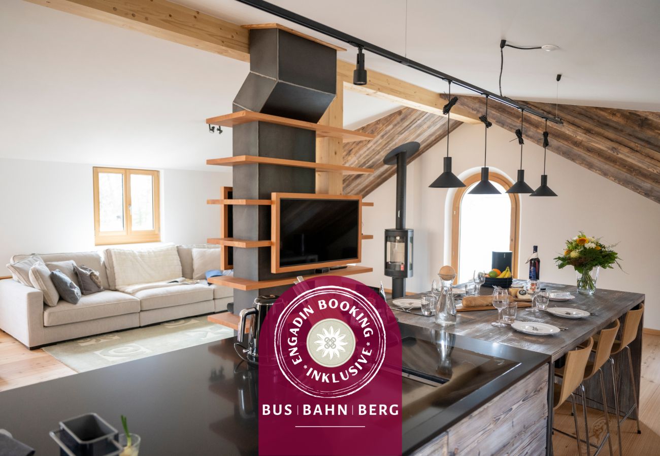 Ferienwohnung in Sent - Chasa Bao: Luxuriöse neue 4.5-Zimmer-Dachwohnung mit Balkon und Aussicht in Sent