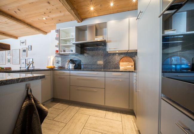 Ferienwohnung in Ardez - Chasa Pro La Tuor: Renovierte Exklusive 4.5-Zimmerwohnung in einem Engadiner Haus am historischen Wohnturm aus dem 13. Jhd. Ferienwohnung in Ardez - Chasa Pro La Tuor: Renovierte Exklusive 4.5-Zimmerwohnung in einem Engadiner Haus am historischen Wohnturm aus dem 13. Jhd.