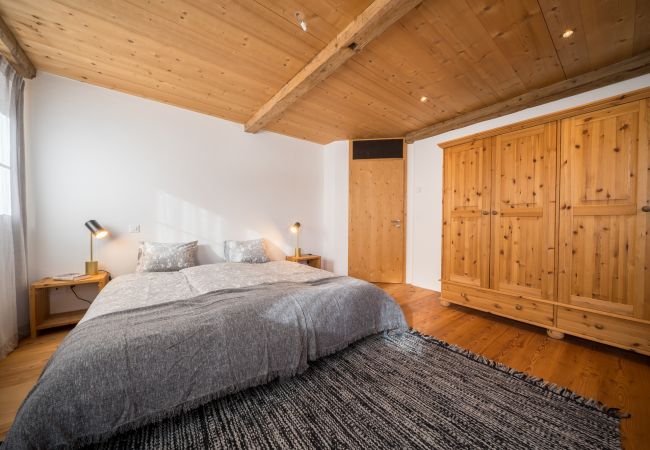 Ferienwohnung in Ardez - Chasa Pro La Tuor: Renovierte Exklusive 4.5-Zimmerwohnung in einem Engadiner Haus am historischen Wohnturm aus dem 13. Jhd. Ferienwohnung in Ardez - Chasa Pro La Tuor: Renovierte Exklusive 4.5-Zimmerwohnung in einem Engadiner Haus am historischen Wohnturm aus dem 13. Jhd.