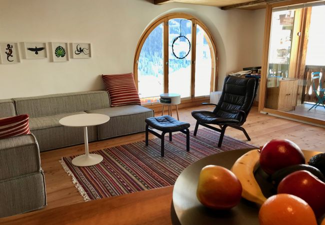 Ferienwohnung in Ardez - Chasa Pro La Tuor: Renovierte Exklusive 4.5-Zimmerwohnung in einem Engadiner Haus am historischen Wohnturm aus dem 13. Jhd. Ferienwohnung in Ardez - Chasa Pro La Tuor: Renovierte Exklusive 4.5-Zimmerwohnung in einem Engadiner Haus am historischen Wohnturm aus dem 13. Jhd.